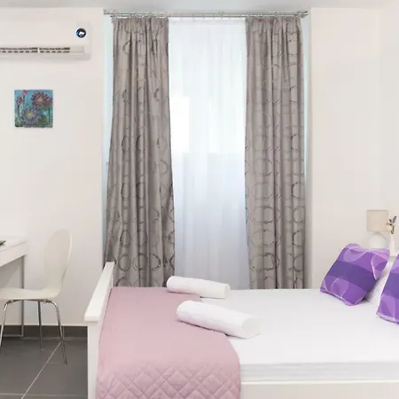Гостьовий будинок Bishop's Palace 3*